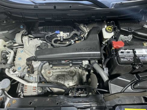 Used 2017 Nissan Rogue SV AWD/4WD image 9