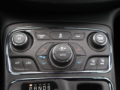 Used 2016 Chrysler 200 S w/ Comfort Group AWD/4WD image 25