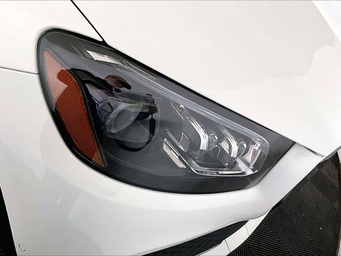 Used 2023 Mercedes-Benz GLS 450 4MATIC image 25