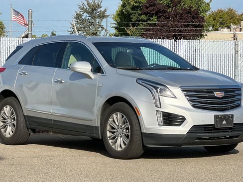 Used 2017 Cadillac XT5 Luxury AWD/4WD image 7