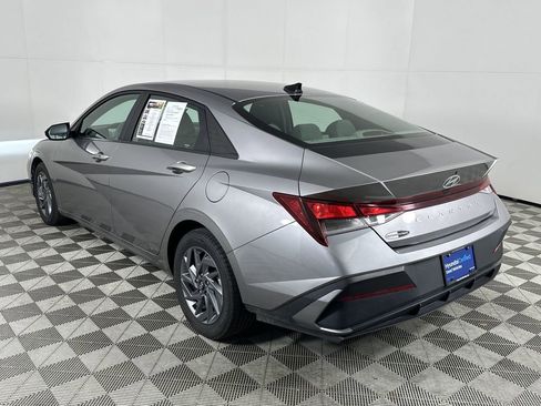 Certified 2024 Hyundai Elantra SEL FWD image 6