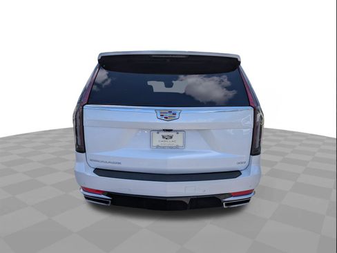 Certified 2024 Cadillac Escalade Premium Luxury w/ LPO, Floor Liner Package AWD/4WD image 5