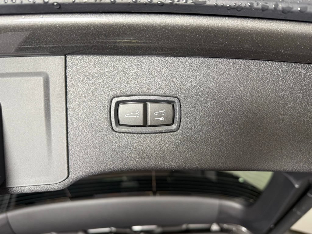 Certified 2026 Porsche Cayenne Turbo AWD/4WD image 18