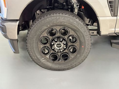 New 2026 Ford F250 Lariat w/ Black Appearance Package AWD/4WD image 31