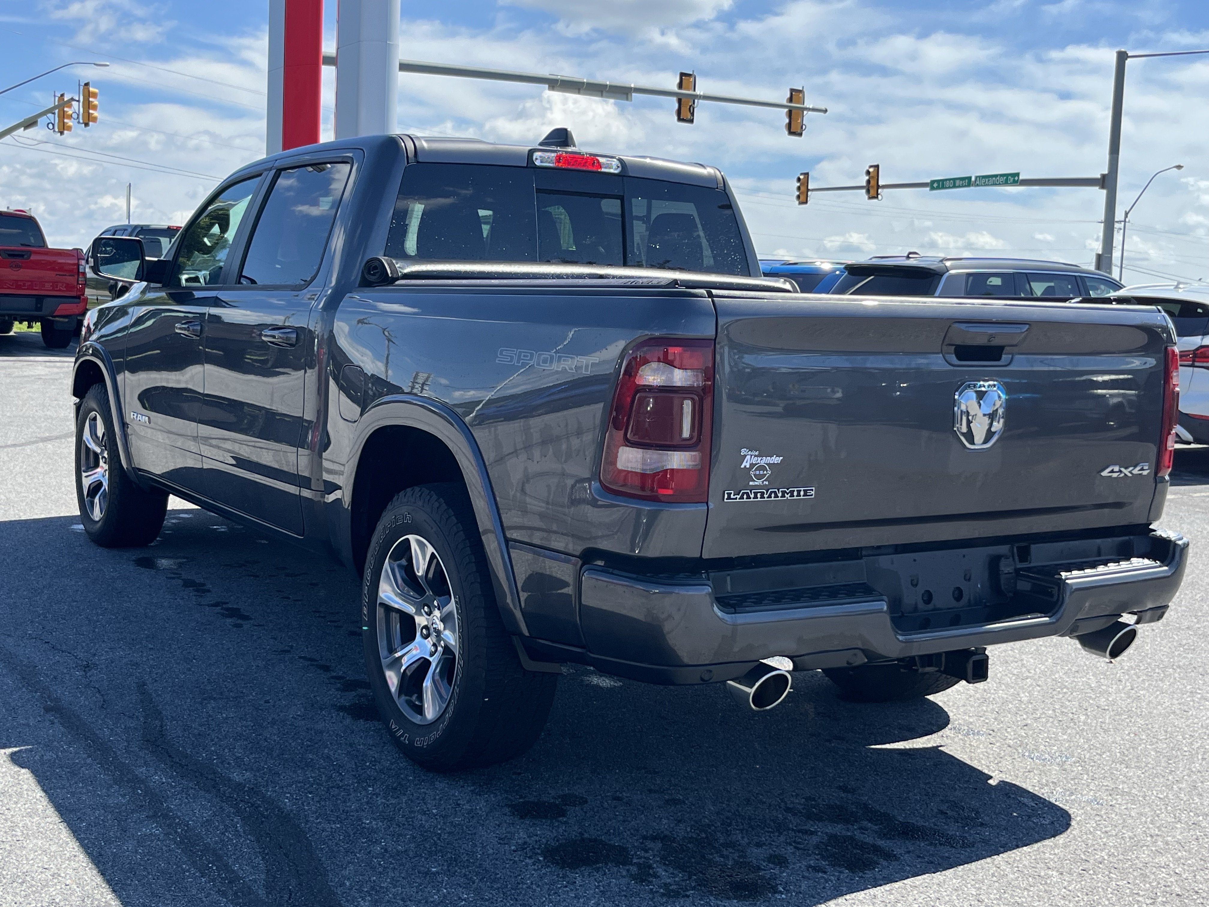 Used 2021 RAM 1500 Laramie w/ Sport Appearance Package AWD/4WD image 8