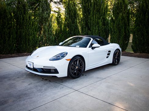 Used 2025 Porsche 718 Boxster RWD image 6