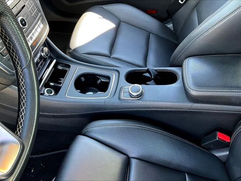 Used 2018 Mercedes-Benz CLA 250 image 12