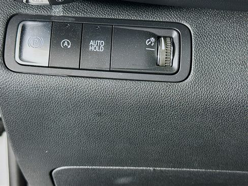 Used 2025 Chevrolet Equinox LT image 17