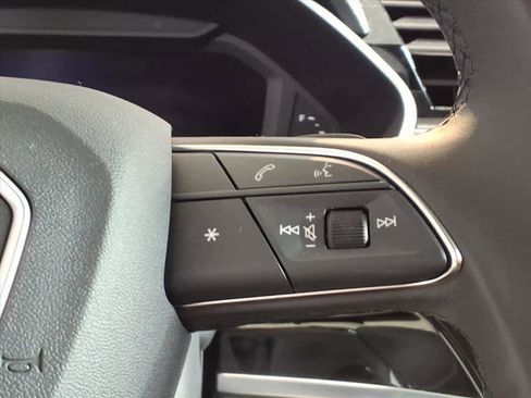 Used 2025 Audi Q3 2.0T Premium w/ Convenience Package image 17