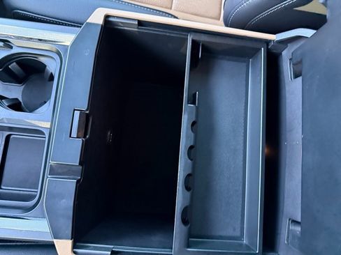 Used 2025 Ford F250 Lariat w/ Chrome Package image 21