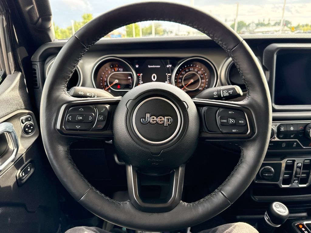 Used 2021 Jeep Gladiator Sport AWD/4WD image 11