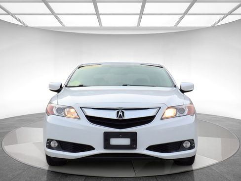 Used 2013 Acura ILX w/ Technology Package image 2