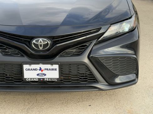 Used 2023 Toyota Camry SE image 10