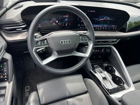 Used 2025 Audi Q5 Premium Plus w/ Premium Plus AWD/4WD image 15