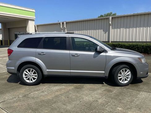 Used 2017 Dodge Journey SXT AWD/4WD image 2