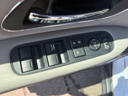 Used 2018 Honda HR-V EX image 15