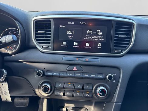Used 2022 Kia Sportage LX image 18