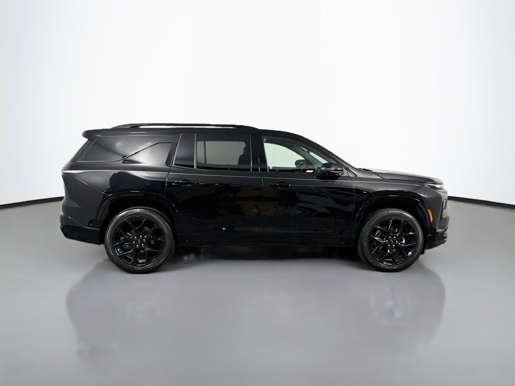 Used 2025 Chevrolet Traverse RS w/ LPO, Floor Liner Package AWD/4WD image 8