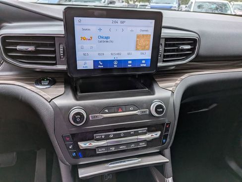 Used 2020 Ford Explorer Limited image 23