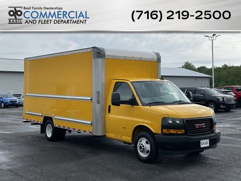 Used 2021 GMC Savana 3500 Extended w/ Power Convenience Package RWD image 1