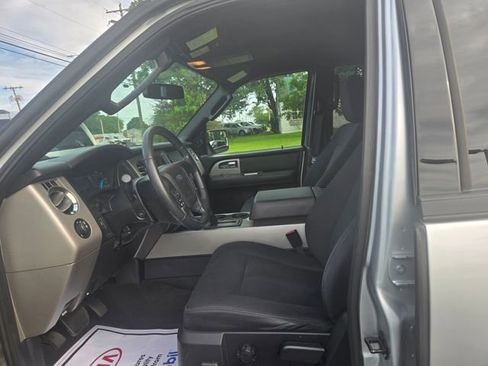 Used 2017 Ford Expedition XLT RWD image 6
