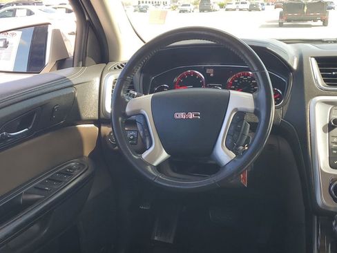 Used 2014 GMC Acadia SLT image 25