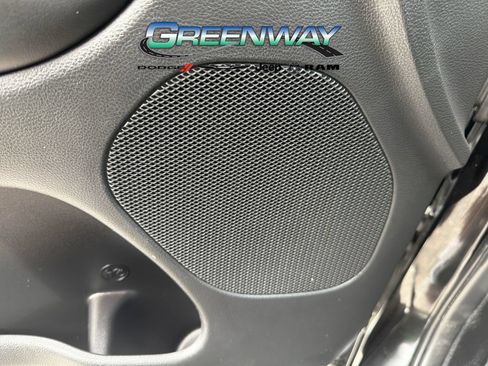Used 2015 Jeep Grand Cherokee Altitude RWD image 16