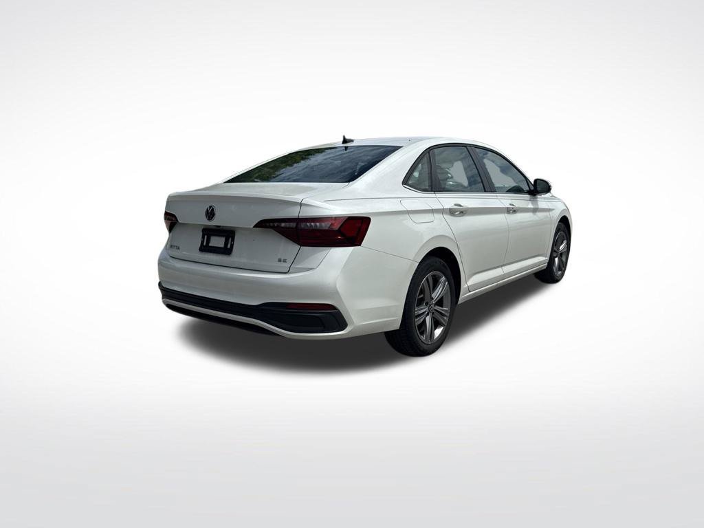 Certified 2024 Volkswagen Jetta SE w/ Panoramic Sunroof Package FWD image 5