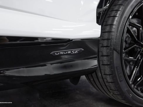 New 2025 Lamborghini Urus SE image 9