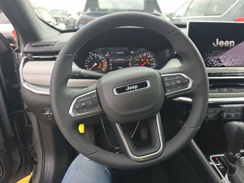 Used 2024 Jeep Compass Limited AWD/4WD image 9