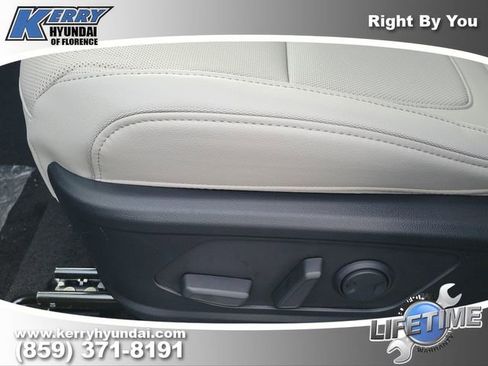 New 2026 Hyundai Tucson Limited image 17