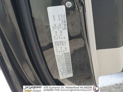 Used 2020 Chrysler Pacifica Touring-L FWD image 32