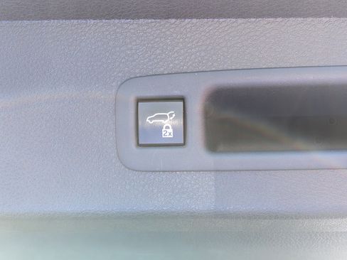Used 2021 Toyota Sienna Limited FWD image 13