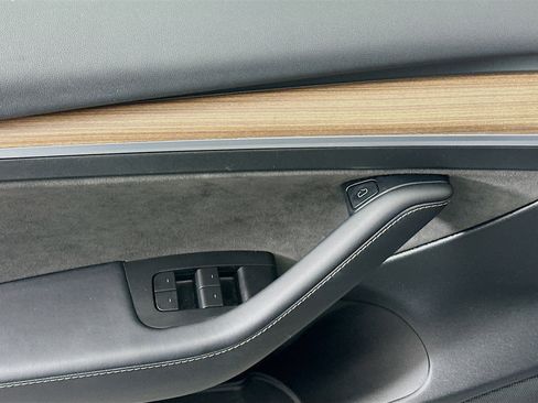 Used 2022 Tesla Model 3 image 15