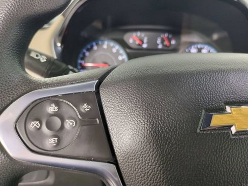 Used 2022 Chevrolet Traverse LS FWD image 31