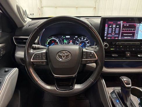 Used 2021 Toyota Highlander Platinum AWD/4WD image 14