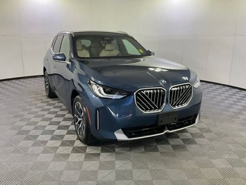 Certified 2025 BMW X3 xDrive30i w/ Premium Package AWD/4WD image 3