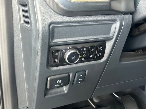 Used 2025 Ford F150 Lariat w/ Equipment Group 501A Mid image 35