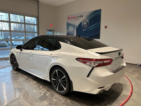 Used 2019 Toyota Camry XSE image 5