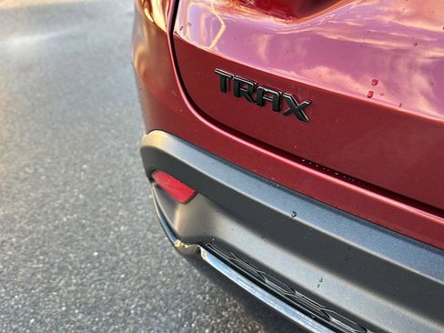 Used 2024 Chevrolet Trax RS w/ Sunroof Package image 7