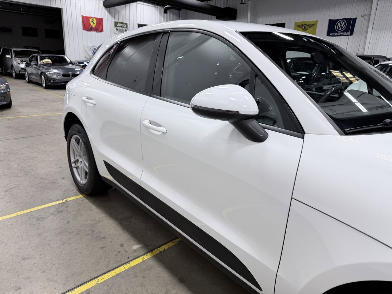 Used 2018 Porsche Macan AWD/4WD image 19