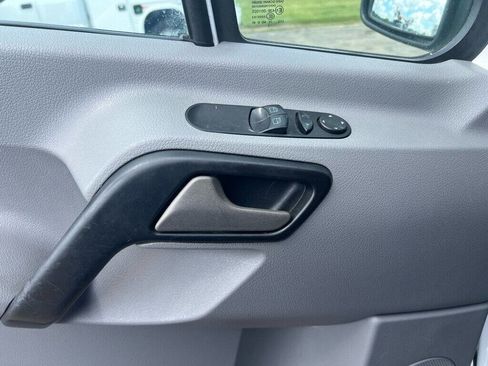 Used 2012 Freightliner Sprinter 2500 image 16