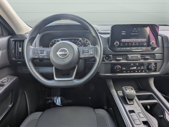 Certified 2025 Nissan Pathfinder S FWD image 15