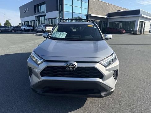 Used 2025 Toyota RAV4 XLE AWD/4WD image 2