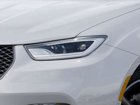 New 2026 Chrysler Pacifica Select FWD image 59
