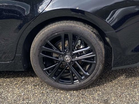 Used 2025 Toyota Camry SE image 10