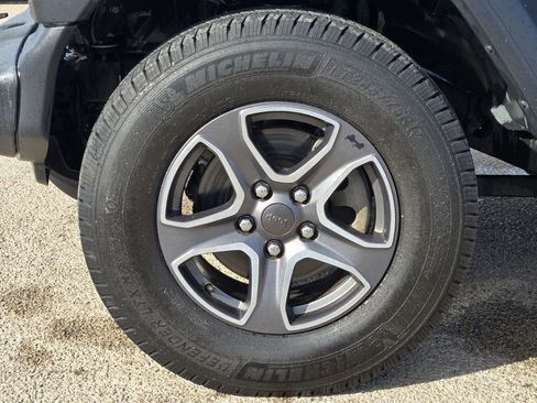 Used 2018 Jeep Wrangler Unlimited Sport S image 10