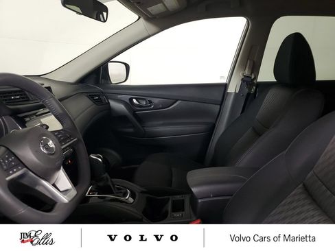 Used 2017 Nissan Rogue SV FWD image 22