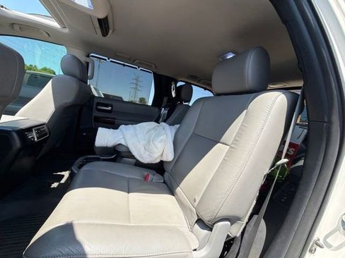 Used 2017 Toyota Sequoia Platinum AWD/4WD image 9
