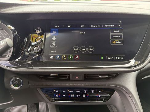 Used 2023 Buick Envision Avenir AWD/4WD image 22